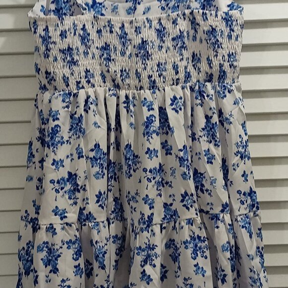 Womans Flowral print sleeveless dress - Picture 2 of 4